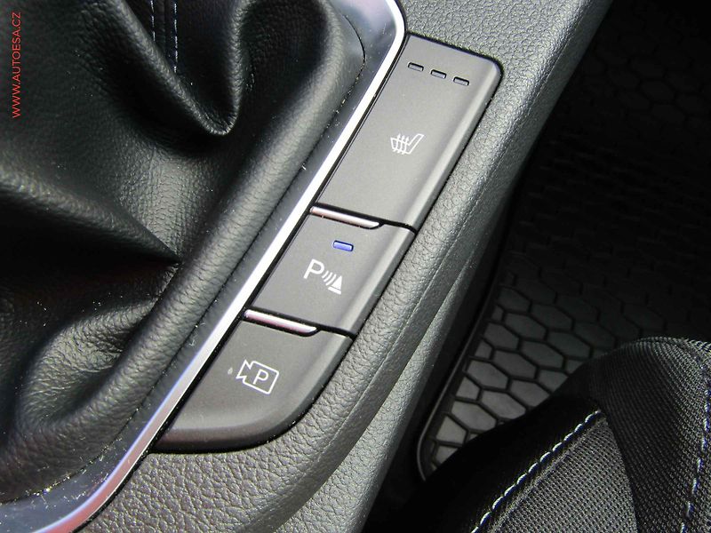 Hyundai i30 (2023) 1.5 DPi, 1.maj,ČR, Navi, AC - fotka 22 z 22