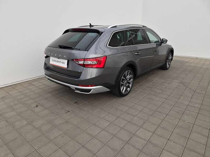 Škoda Superb 2.0 TDI 4x4 Scout - fotka 2 z 29