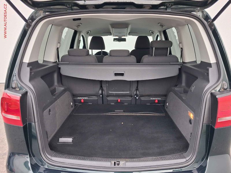 Volkswagen Touran (2011) 2.0 TDi, DSG, webasto - fotka 7 z 19