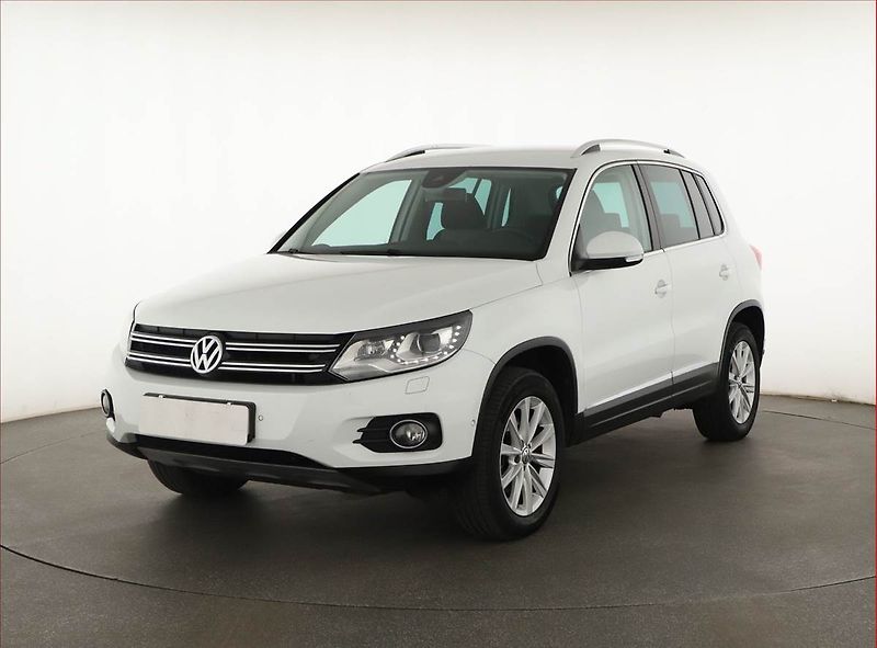 Volkswagen Tiguan (2015) 2.0 TDI, 4X4, Serv.kniha - fotka 2 z 14