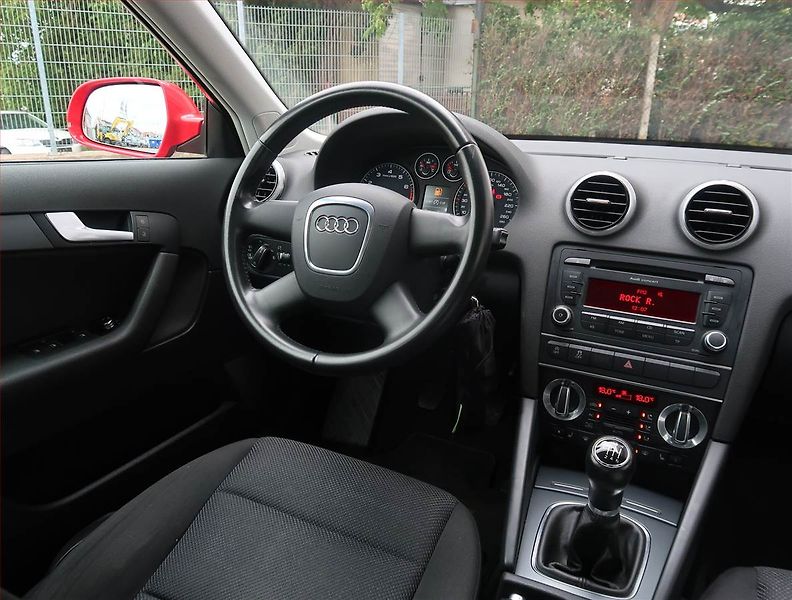 Audi A3 (2010) 1.2 TFSI, Xenony - fotka 7 z 15