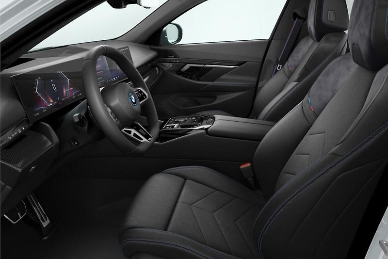 BMW i5 xDrive40 Touring - fotka 3 z 4