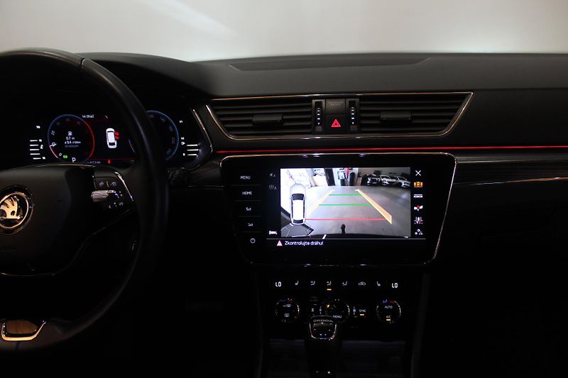 Škoda Superb (2022) 2.0TDI DSG Style Display LED - fotka 26 z 32