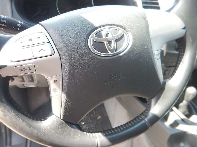 Toyota Hilux 3.0 D-4D, 4x4, AUTOMAT, TAŽNÉ - fotka 21 z 26