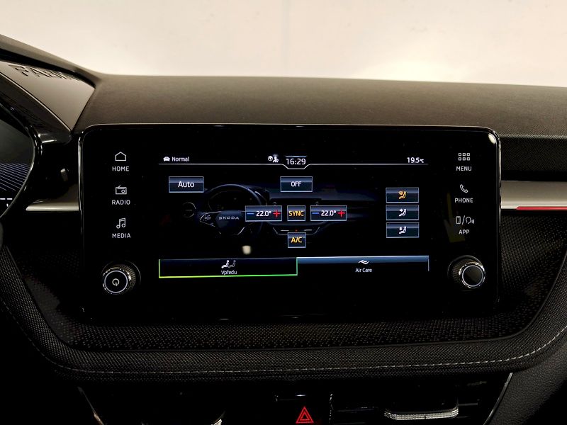Škoda Fabia (2025) 1.0 TSI 70 kW Top Selection - fotka 11 z 28