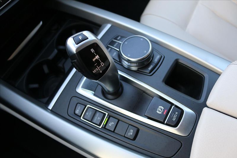 BMW X5 2,0 xDrive25d,ČR, 1. Majitel - fotka 26 z 59