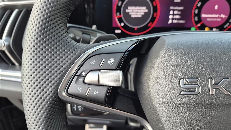 Škoda Kodiaq 2,0 TDI Sportline 4x4 DSG ČR - fotka 11 z 30