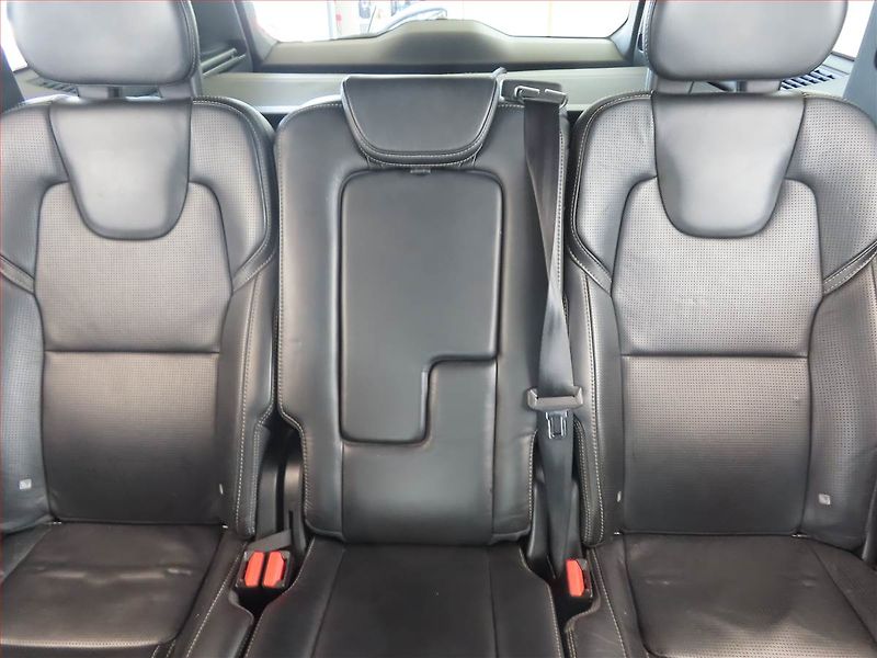 Volvo XC90 (2018) R-Design D5 AWD, R-Design, 4x4 - fotka 10 z 16