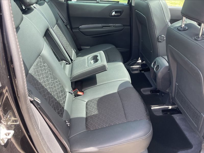 Peugeot 3008 1,6 THP 121kw ALLURE GPS PANOR - fotka 11 z 40