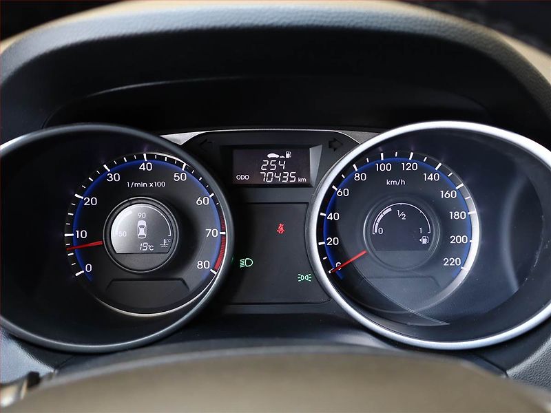 Hyundai ix35 (2013) 2.0 GDI, Serv.kniha, Kůže - fotka 9 z 16
