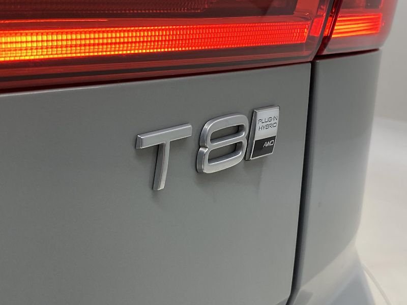 Volvo XC60 T8 AWD RECHARGE DARK ULTRA CZ - fotka 39 z 63