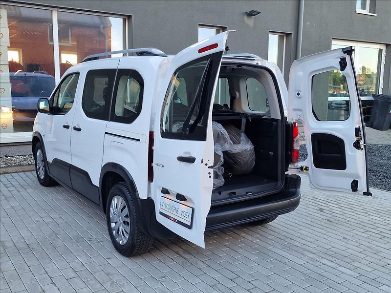 Peugeot Rifter 1.2 PureTech 110 S&S,ČR,1.Maj - fotka 40 z 50