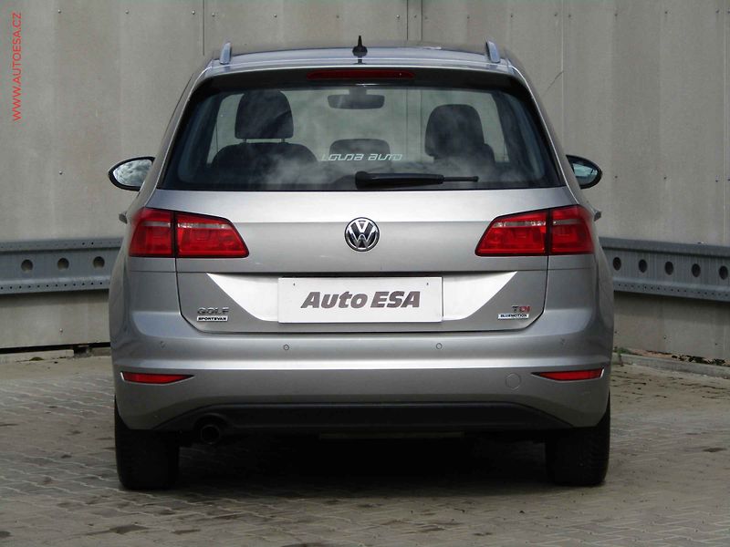 Volkswagen Golf Sportsvan (2017) 1.6 TDi, ČR, Comfortline - fotka 5 z 21