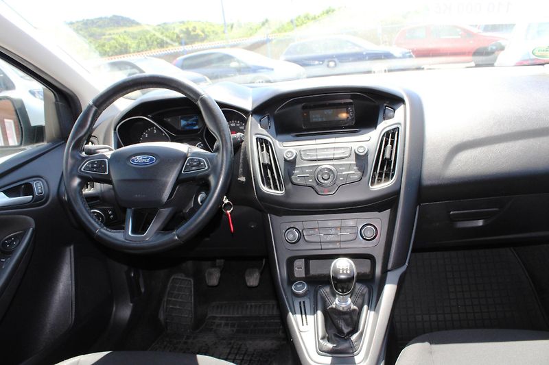 Ford Focus (2015) 1,6TDCI KLIMA ELOKNA  KOUP.CZ - fotka 15 z 16