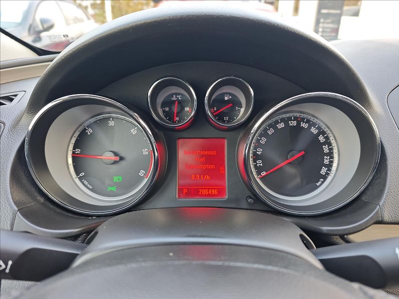 Opel Insignia 2,0 CDTi automat  Edition - fotka 18 z 24