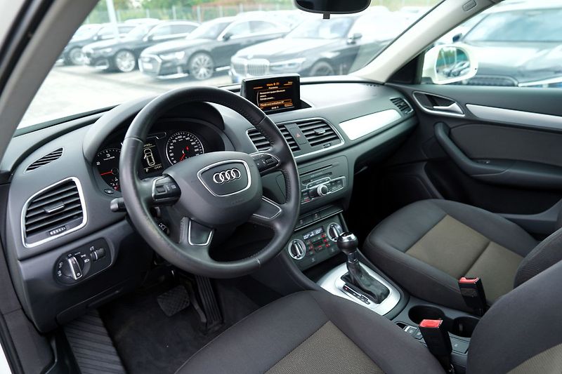 Audi Q3 2.0 TDI Quattro/automat/180 PS - fotka 23 z 38