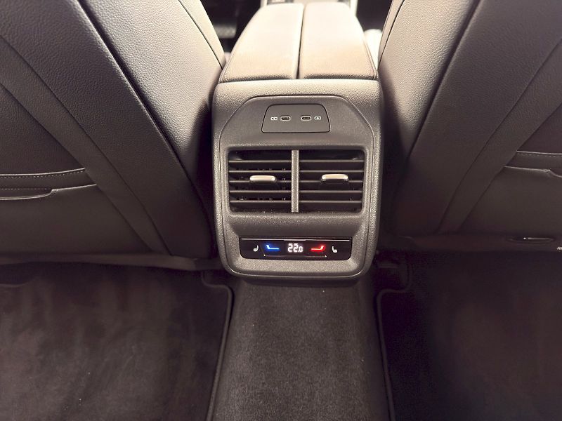 Škoda Superb (2025) COMBI 4x4 L K TD 142/2.0 A7A - fotka 17 z 40