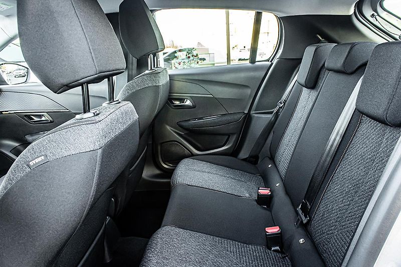 Peugeot 208 (2026) 1,2 STYLE Hybrid 110 e-DCS6 - fotka 7 z 7