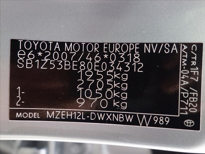 Toyota Corolla 2,0 STYLE TOURING SPORTS - fotka 39 z 44