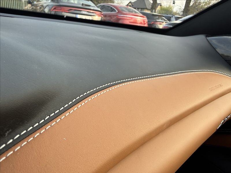 Ferrari California T 3,9 V8 412 kW - fotka 17 z 26