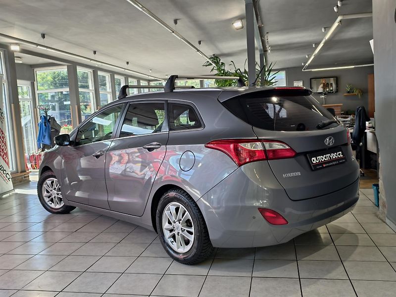 Hyundai i30 1.6 GDi 88kW KAMERA VÝHŘEVY ČR - fotka 23 z 23