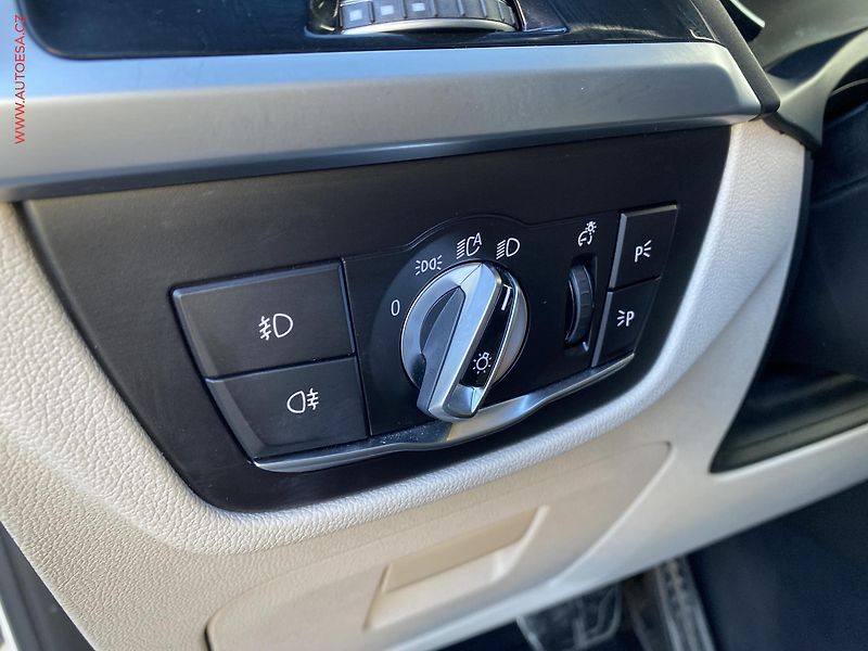 BMW X3 (2018) 2.0 D xDrive20d, AT, LED - fotka 16 z 22