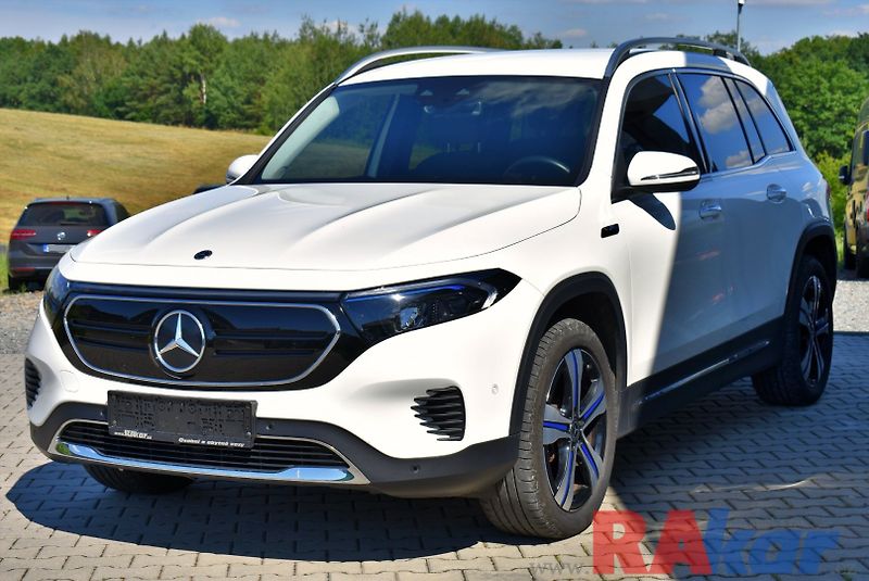 Mercedes-Benz EQB 300 4Matic - fotka 2 z 30