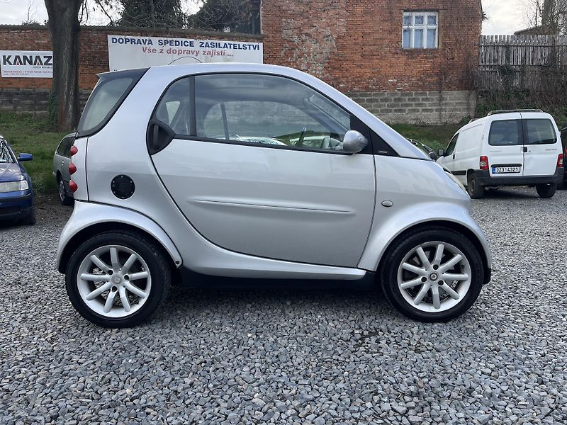 Smart Fortwo (2004) 0,8 CDi 30 Kw AUT. - fotka 4 z 11