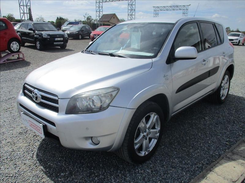 Toyota RAV4 2,2 D, 4x4, aut klima,kamera, - fotka 3 z 34