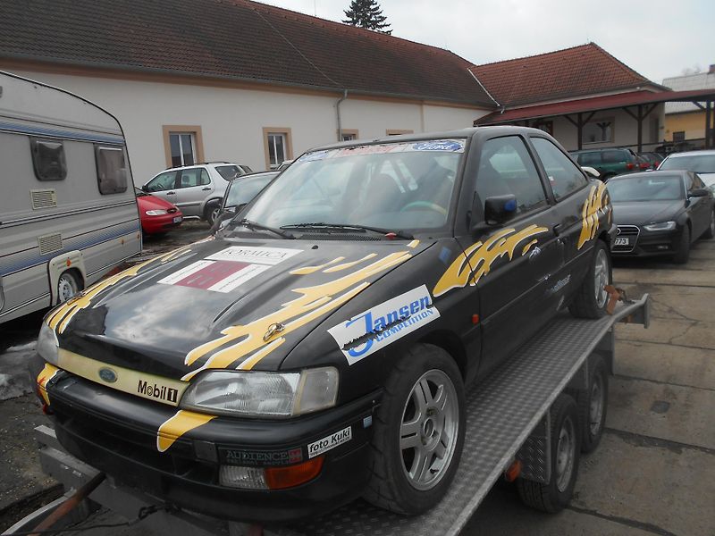 Ford Escort (1991) 2.0RS - fotka 2 z 8
