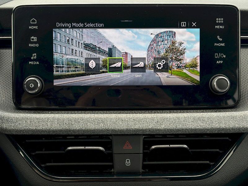 Škoda Scala (2025) 1.0 TSI / 85 kW / SELECTION - fotka 26 z 35