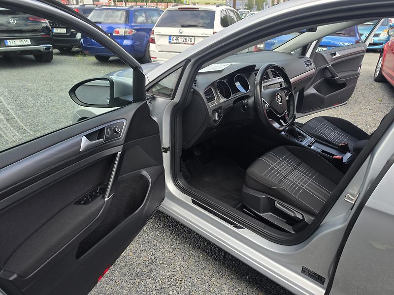 Volkswagen Golf Variant 1.4 TSi Lounge  - fotka 7 z 14