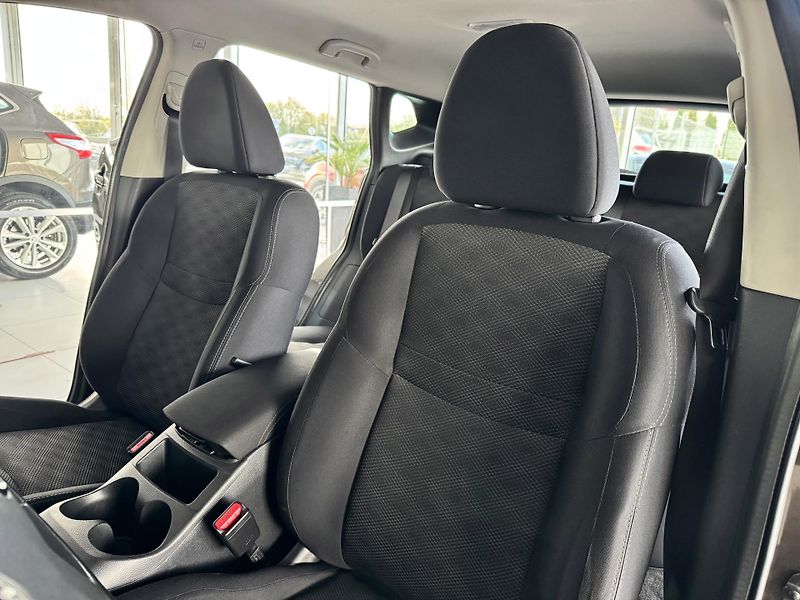 Nissan Qashqai 1,2DIG-T*Navi*Kamera*Tažné*ČR - fotka 15 z 32