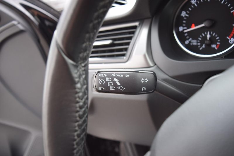 Škoda Rapid (2016) 1.2TSI 81kw ED. JOY XEN TAŽNÉ - fotka 32 z 45