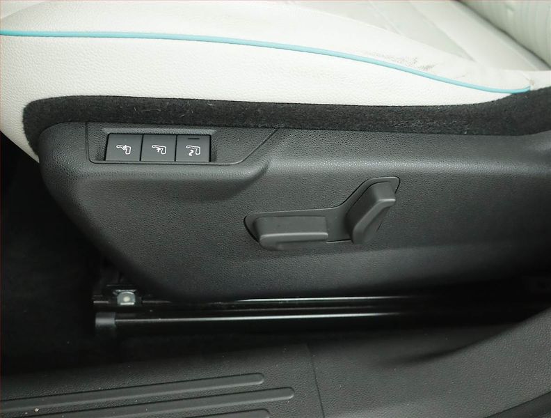 Fiat 600 (2023) 54 kWh, SoH 96% - fotka 17 z 20
