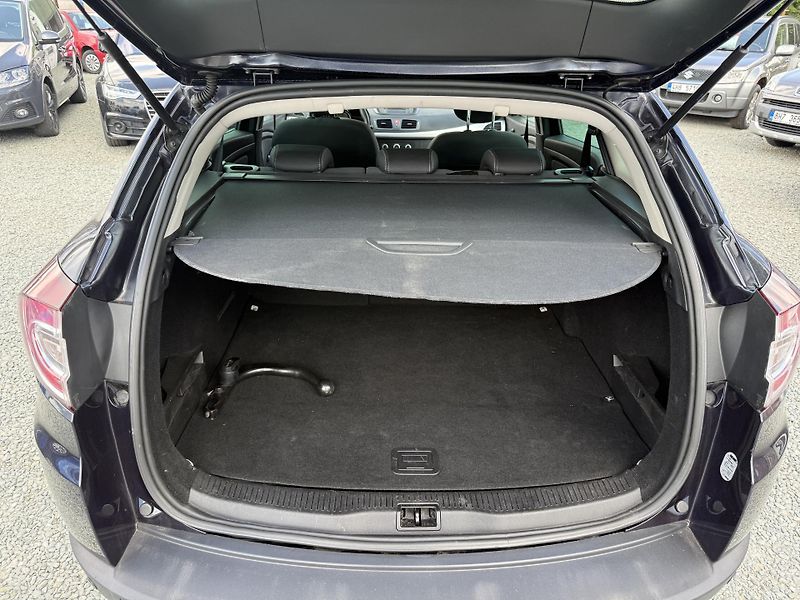 Renault Mégane 1.4 TCe  - fotka 12 z 13