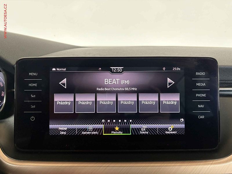 Škoda Kamiq (2020) 1.0 TSi, Style, navi, panor - fotka 13 z 16