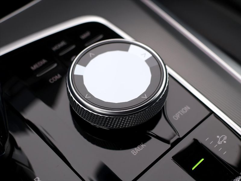 BMW X5 3,0 30d 195kW M-sport CZ DPH - fotka 40 z 50
