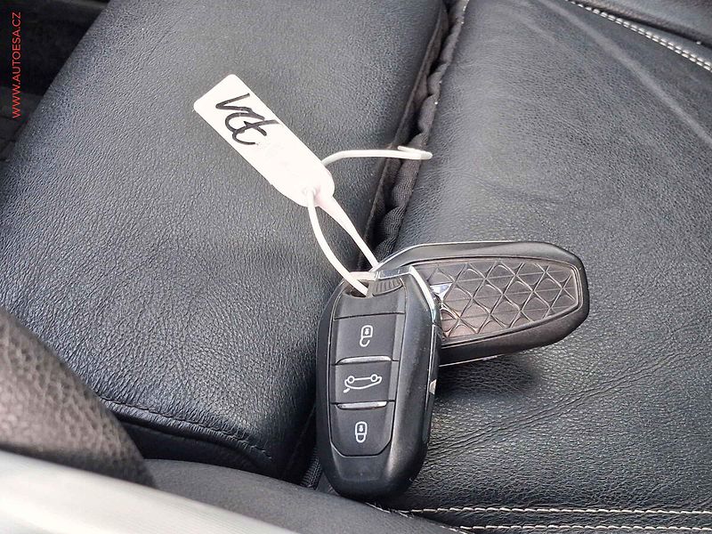 Citroën DS5 (2015) 2.0 HDi, AT, navi, xenon - fotka 21 z 21
