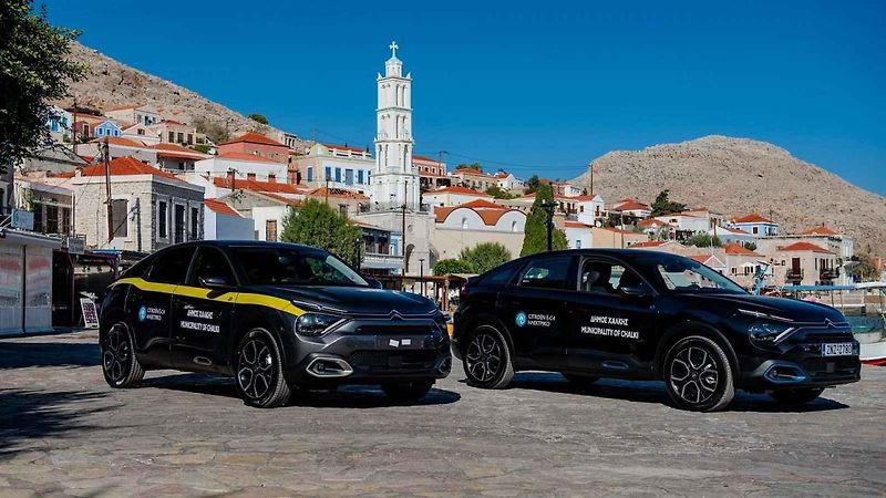 Elektromobily ve služně na ostrově Chalki