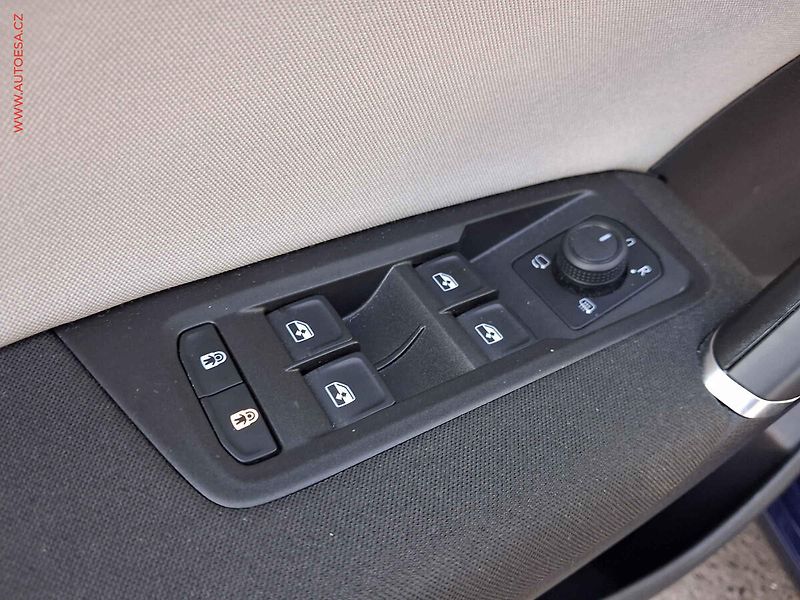 Volkswagen Touran (2024) 2.0 TDi, 2.maj,ČR, DSG, LED - fotka 13 z 20