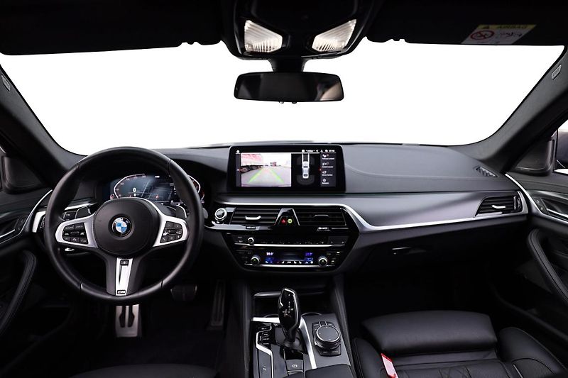 BMW Řada 5 540d xDrive - fotka 11 z 14