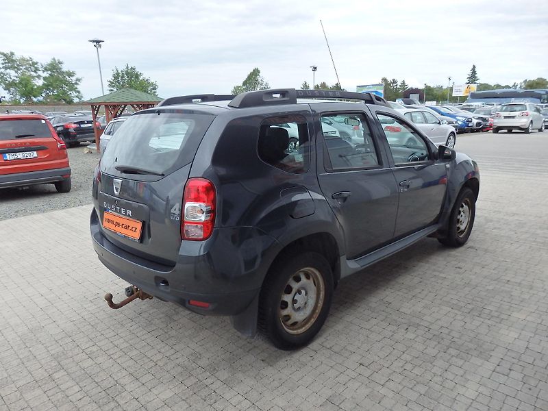 Dacia Duster 1.5 DCI 4x4 ZÁVĚS, KLIMA - fotka 4 z 17