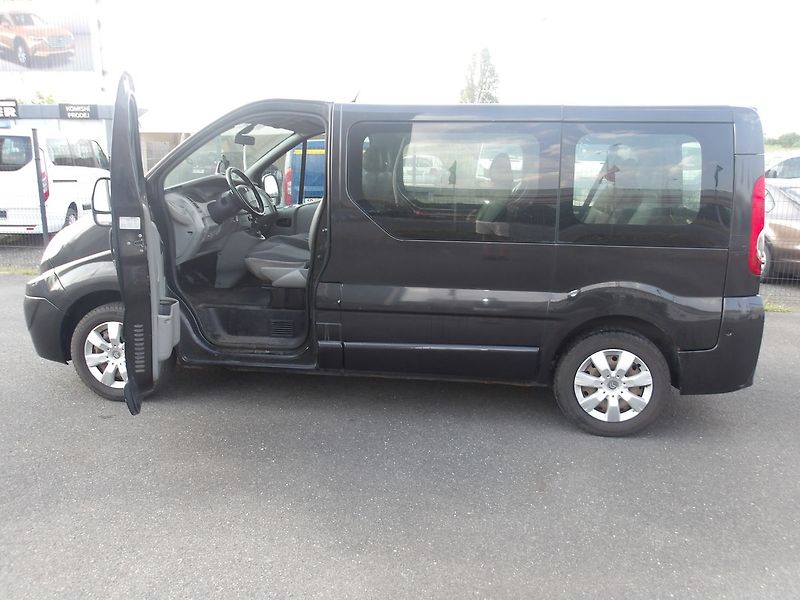 Renault Trafic 2,0DCi 8 MÍST SERVISOVANÉ !!! - fotka 12 z 30