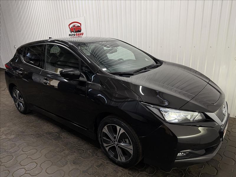 Nissan Leaf N-CONNECTA 160kW 62kWh - fotka 12 z 38