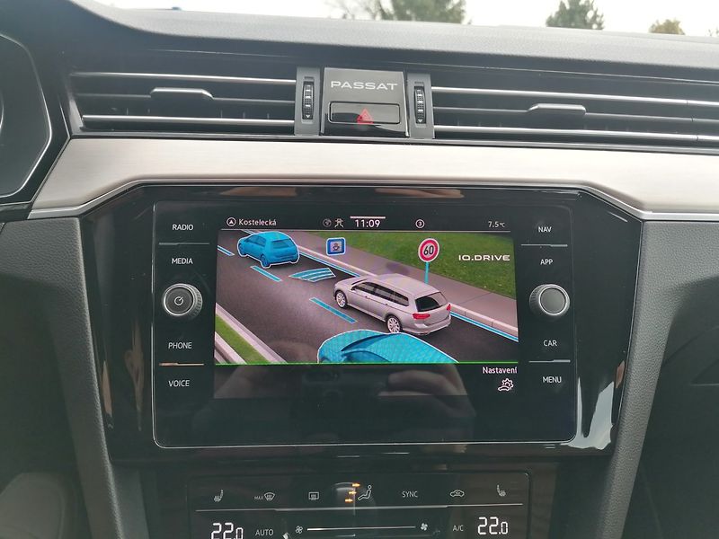 Volkswagen Passat (2021) 2.0 TDi DSG Elegance,Kůže,IQ - fotka 22 z 38