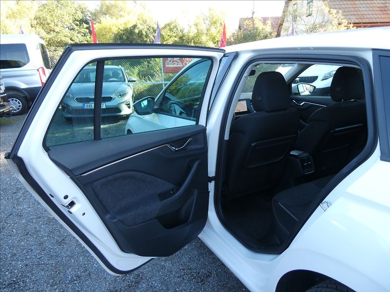 Škoda Scala 1,0 TSi 81kW Style, NAVIGACE - fotka 19 z 41