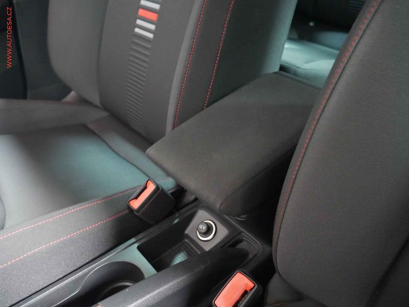Seat Arona (2019) 1.5 TSi, FR, navi, TZ - fotka 20 z 21