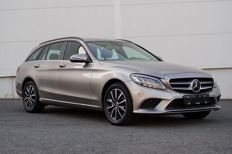 Mercedes-Benz Třídy C C 220CDi 4Matic Business - fotka 1 z 34