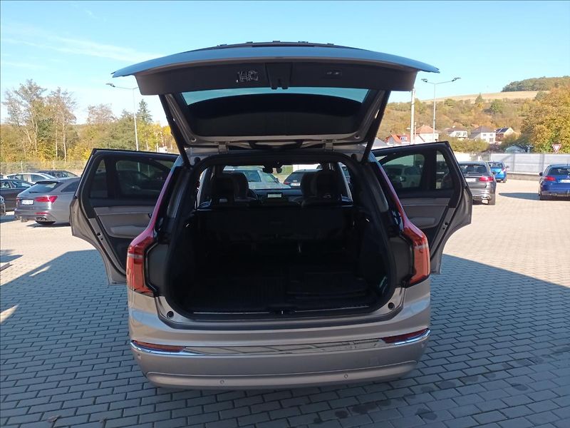 Volvo XC90 2,0 B5,BRIGHT PLUS,ČR,POLESTAR - fotka 17 z 37